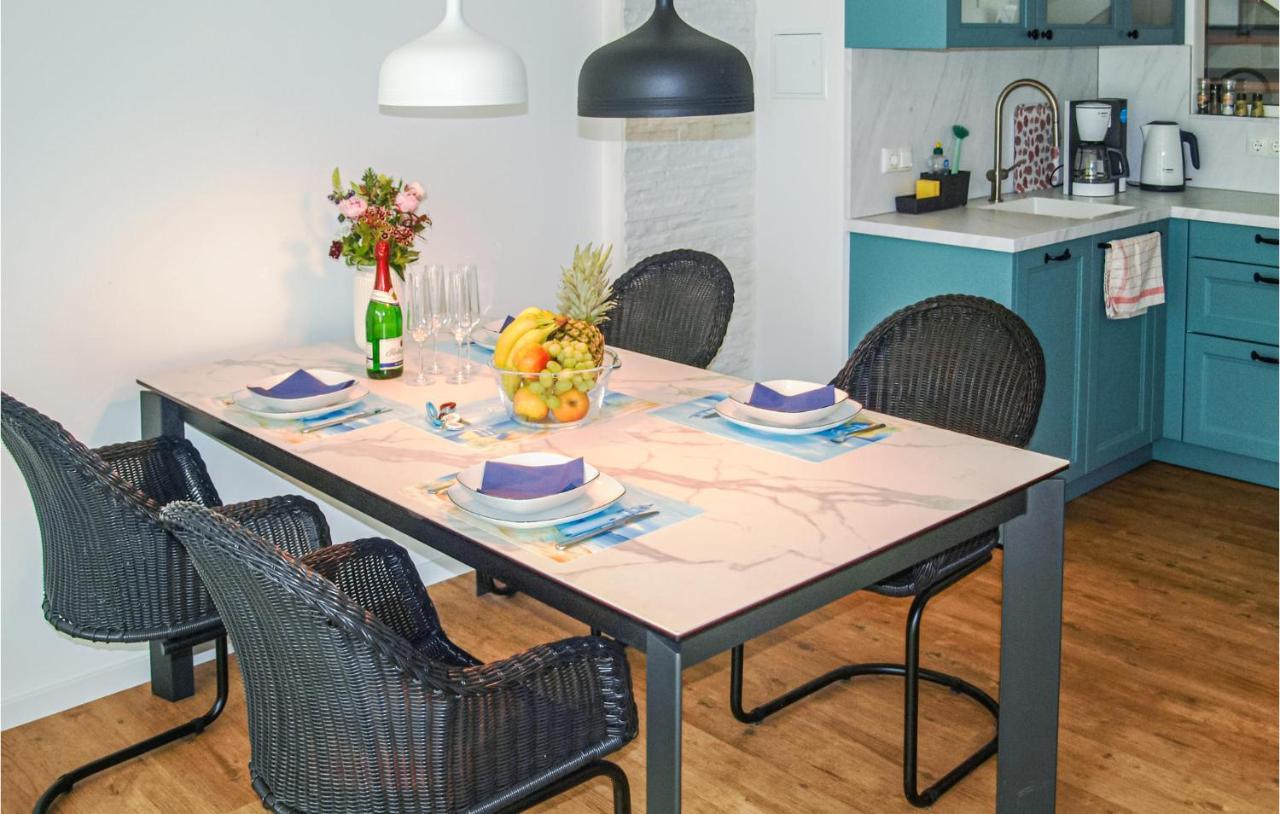2 Bedroom Lovely Apartment In Binz Ot Prora Lubkow Exterior photo